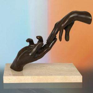 Скульптура "Танго для двоих" ("The first love" by Lorenzo Quinn)