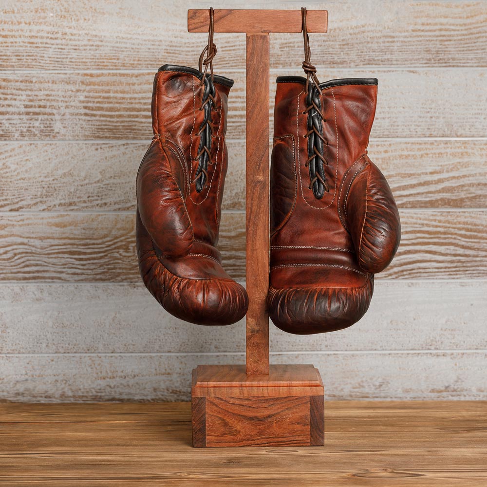Боксерские перчатки "Воля к победе" на подставке